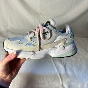 Wmns Falcon 'Grey Ecru Tint' | 7.5